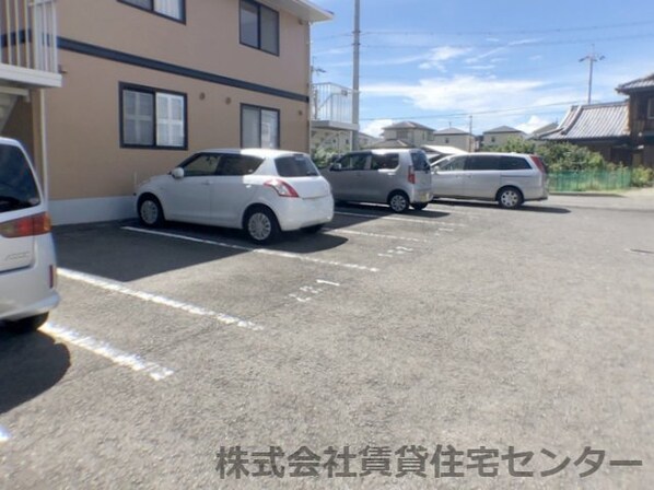 プレジール三葛の物件外観写真